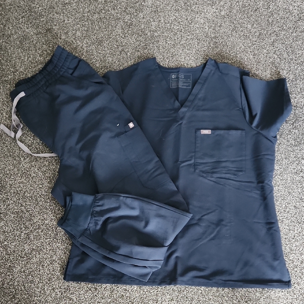Figs Dark Harbor Scrub Set - Catarina Top & Uman Joggers